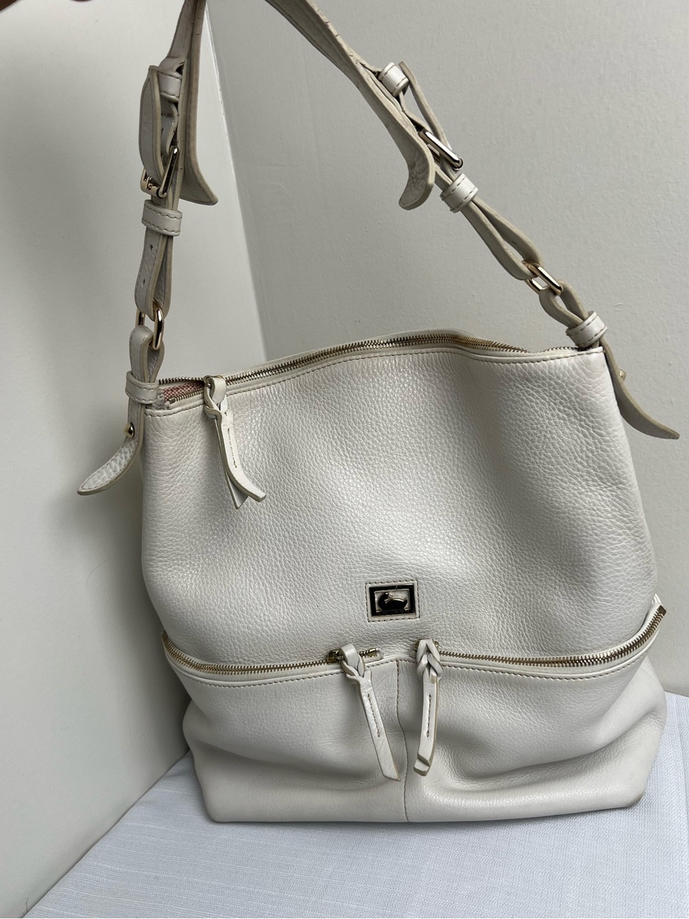 Dooney & Bourke Dillen Large Off-White Pebbled Leather Pocket Sac Hobo - Picture 2 of 9